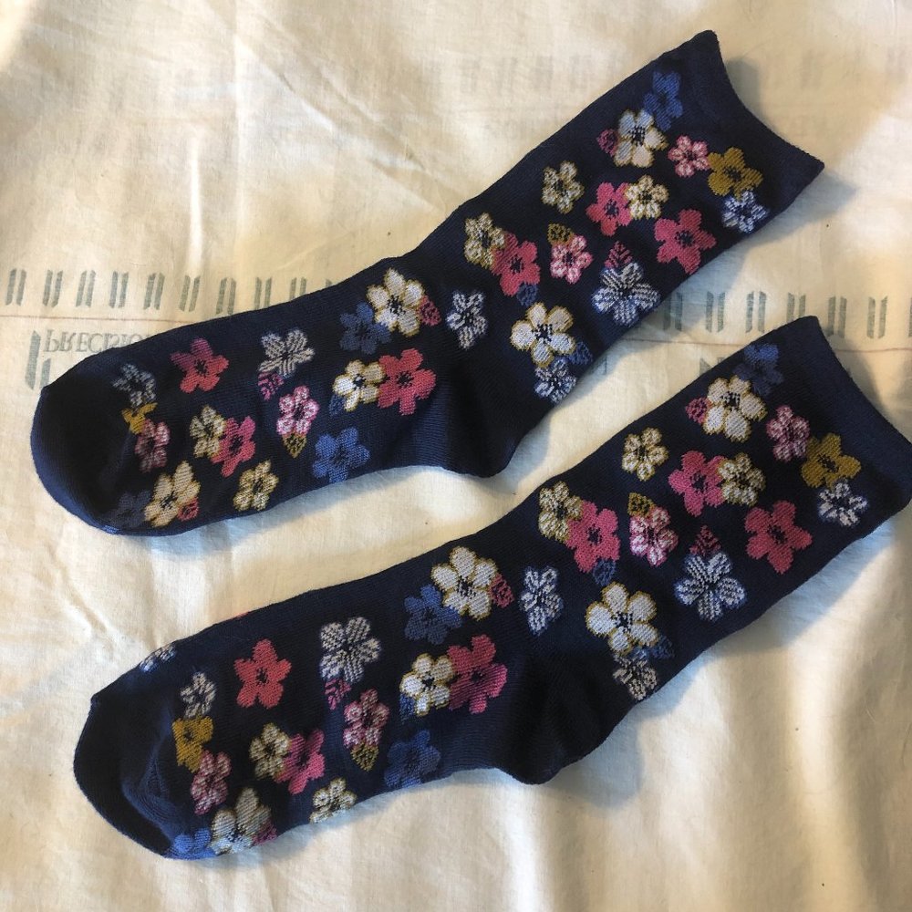 WOMEN'S SOCKS
